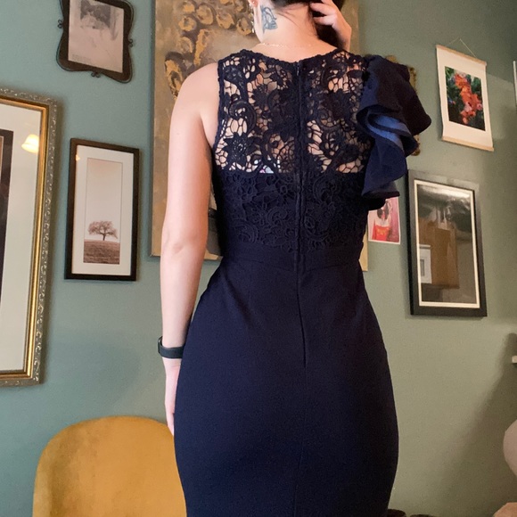 Saved by the Dress gown - Picture 2 of 3